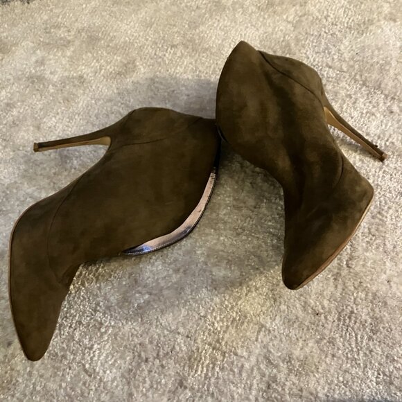 Express olive green suede open front booties. 4” heel - Picture 1 of 7
